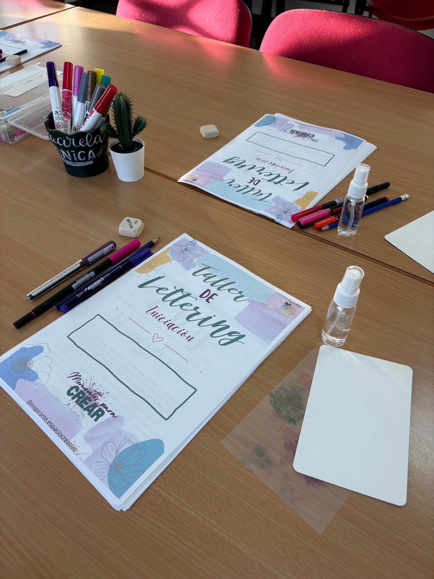 Taller de Iniciación al Lettering – Lámina y Bola Navideña Personalizada